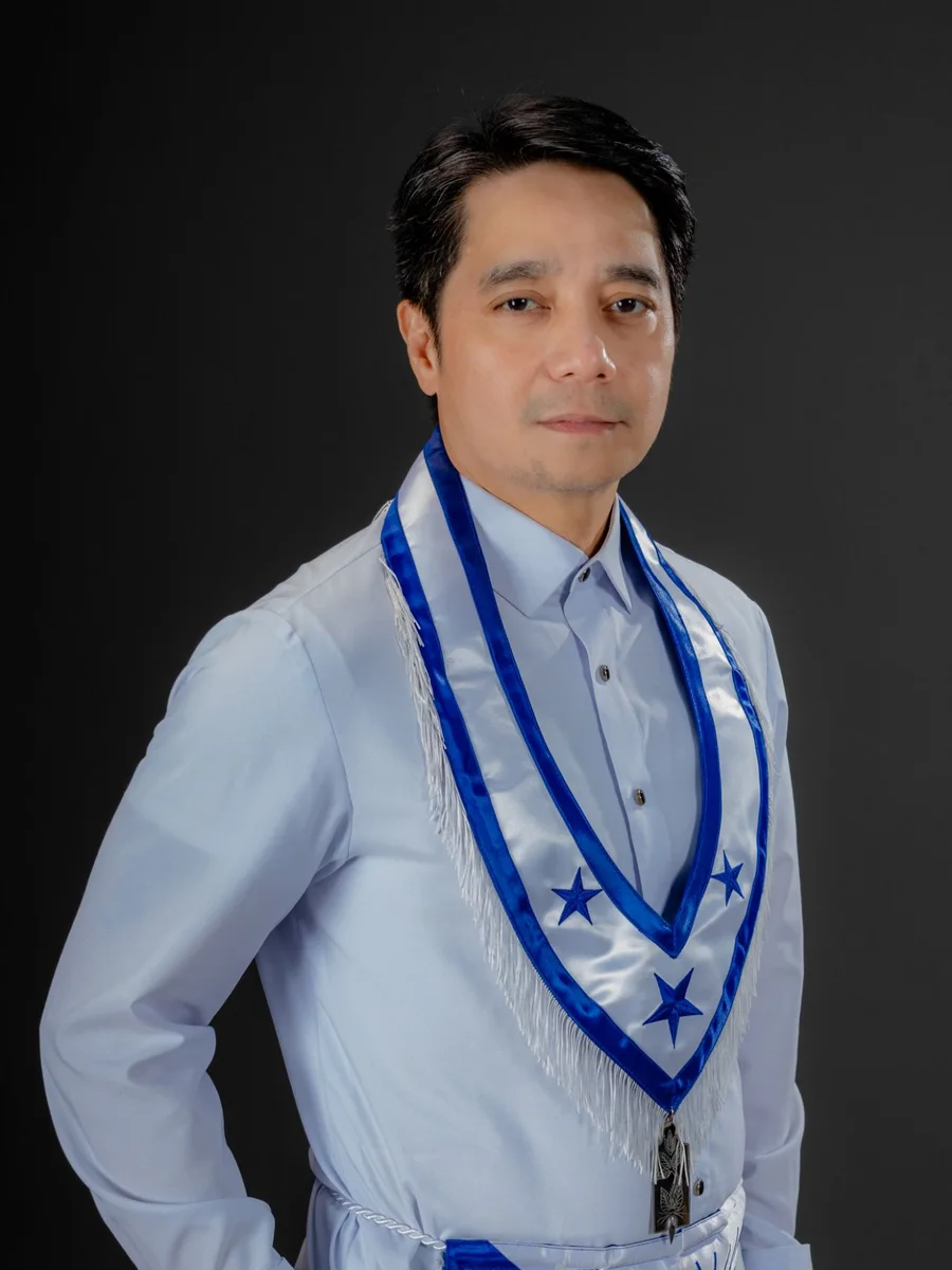 Junior Warden Paul Torres of Montalban Masonic Lodge No. 376